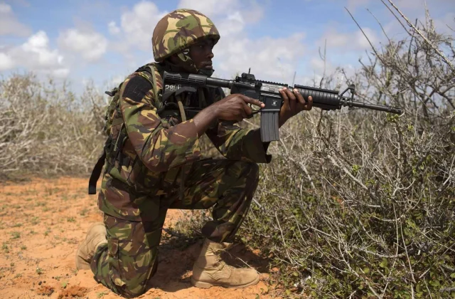 Al-Shabaab oo sheegtay in ay weerar Saldhigyo Ciidanka Kenya ku leeyihiin Jubada Hoose.