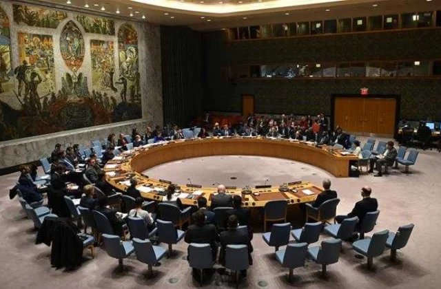 Maraykanka waji-gabax kala kulmay cunaqabataynta Iran kuna dhawaaqay tallaabo uu kaligii ku yahay!