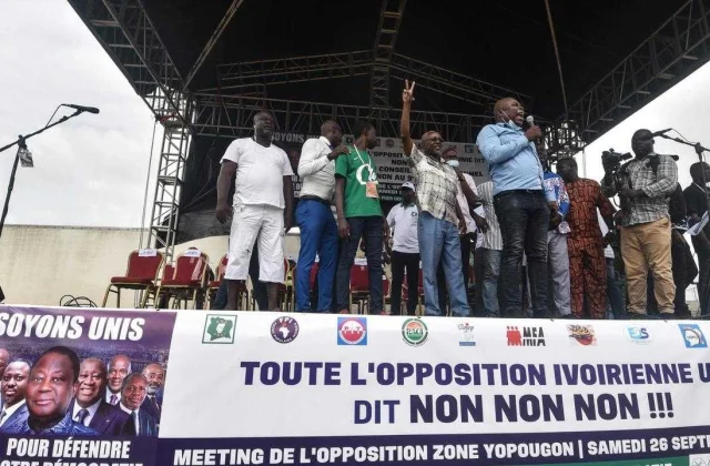 low attendance for the first mobilization of the opposition front