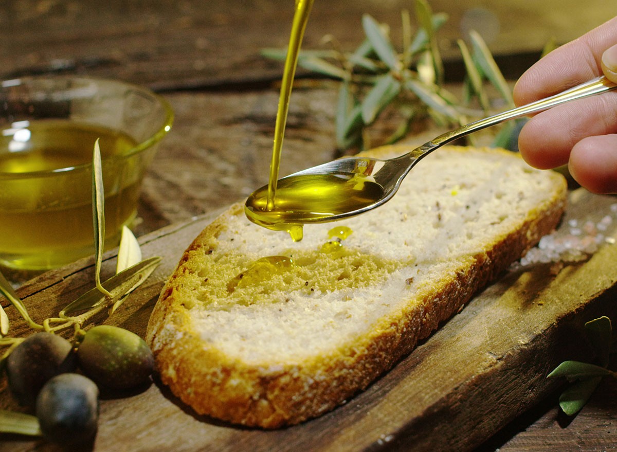What Occurs To Your Physique When You Eat Olive Oil