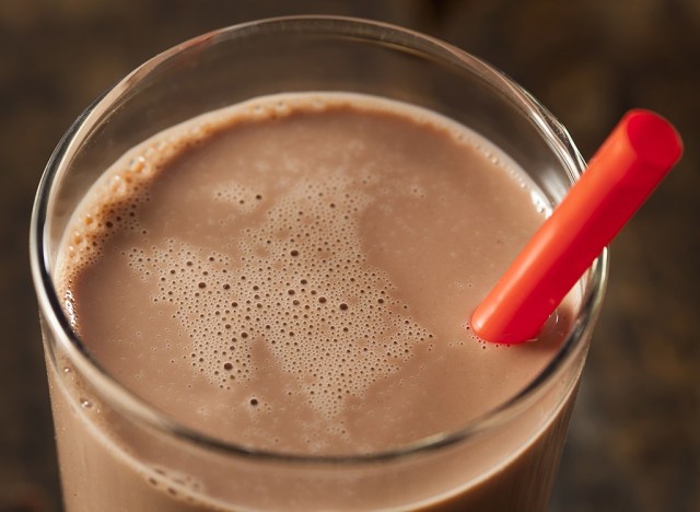 chocolate milk - best carbs that uncover your abs