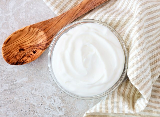 40 suggestions for males who need to lose weight after 40 225 bowl of greek yogurt