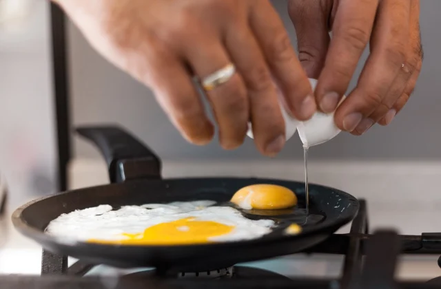 What Occurs To Your Physique When You Eat Eggs Each Day