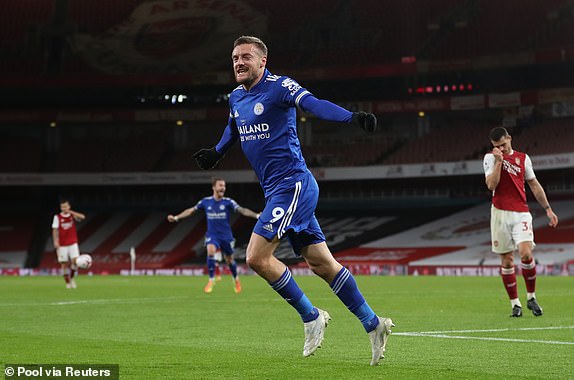 Arsenal Oo Gurigeeda Lagu Garaacay, Leicester Oo Jabisay