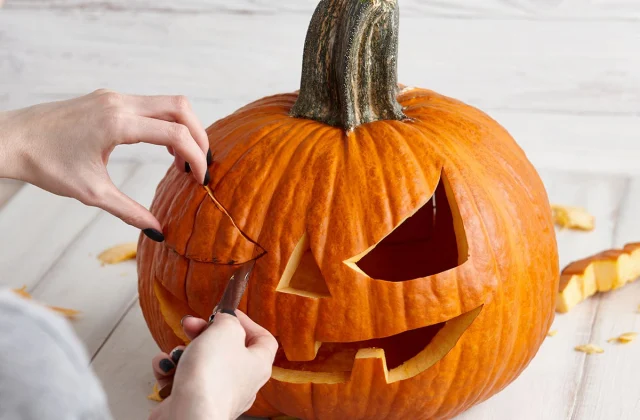 17 Tips for Carving a Pumpkin Completely