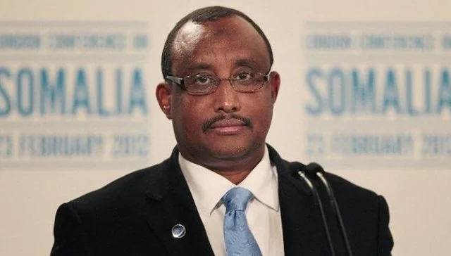 A DIFFICULT TRANSITION IN SOMALIA: A BOOK REVIEW