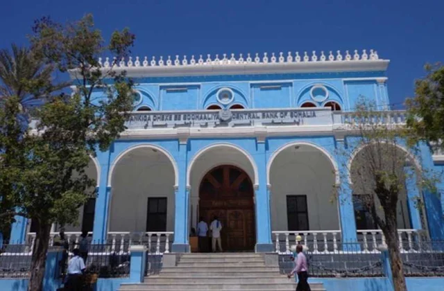 Bangiga dhexe  ma ku guuleysan karaa in uu ka badbaadiyo