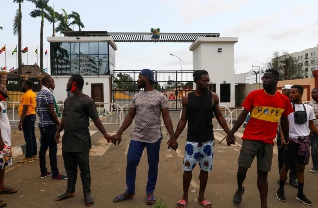 The central bank freezes accounts for figures for the #EndSars business