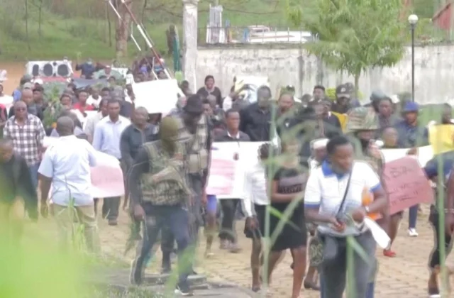 Cameroon blames separatists for the school massacre of children