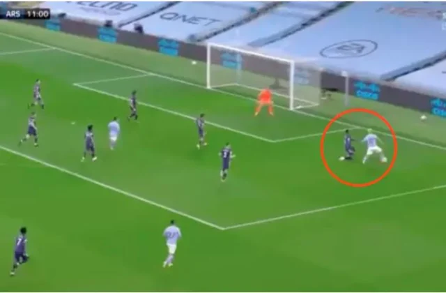 Daafaca Cusub Ee Arsenal Gabriel Oo Isaga Jilbaha Ku