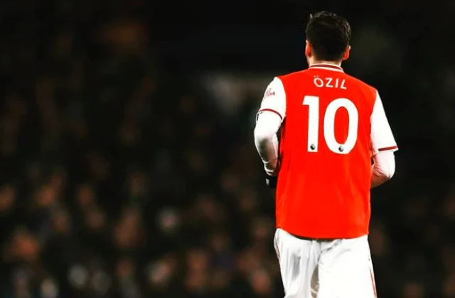 Mesut Ozil Oo Warbixin Ka Soo Saaray In Laga Reebay Liiska