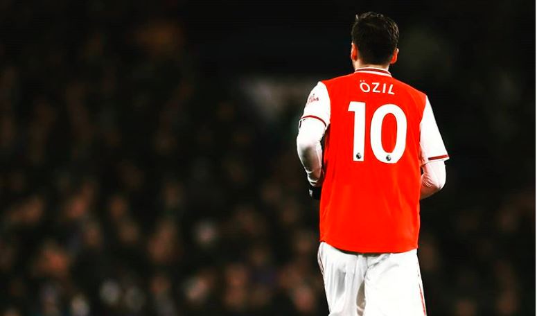Mesut Ozil Oo Warbixin Ka Soo Saaray In Laga Reebay Liiska