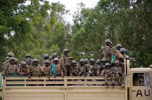 Dowladda Soomaaliya oo ka dalbtay Amisom in ay baarto eedda