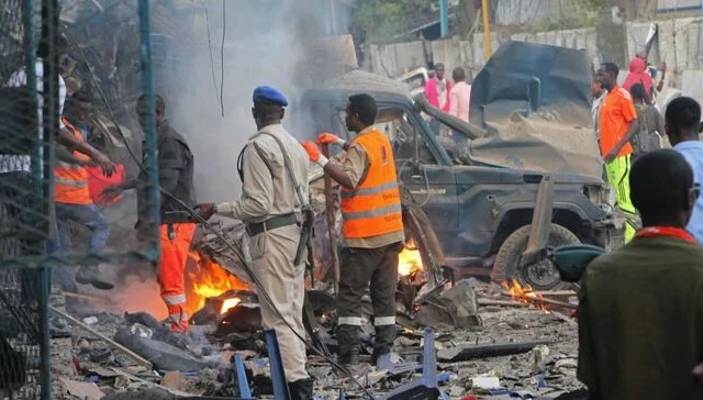 Female suicide bomber kills intelligence officer in Somalia