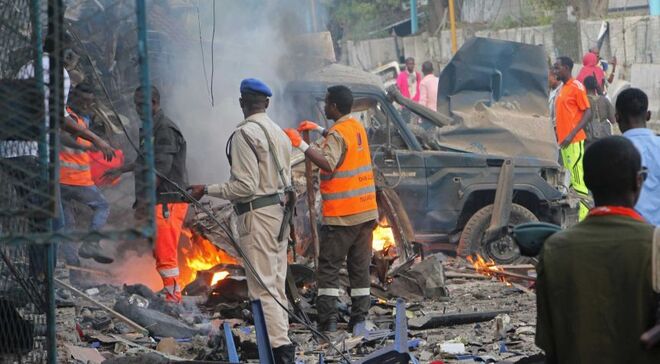 Female suicide bomber kills intelligence officer in Somalia