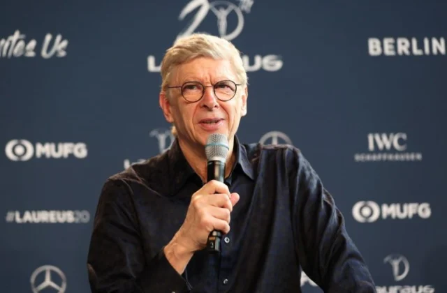 Arsene Wenger Oo Saadaaliyay Haddii Ay Arsenal U Soo Bixi