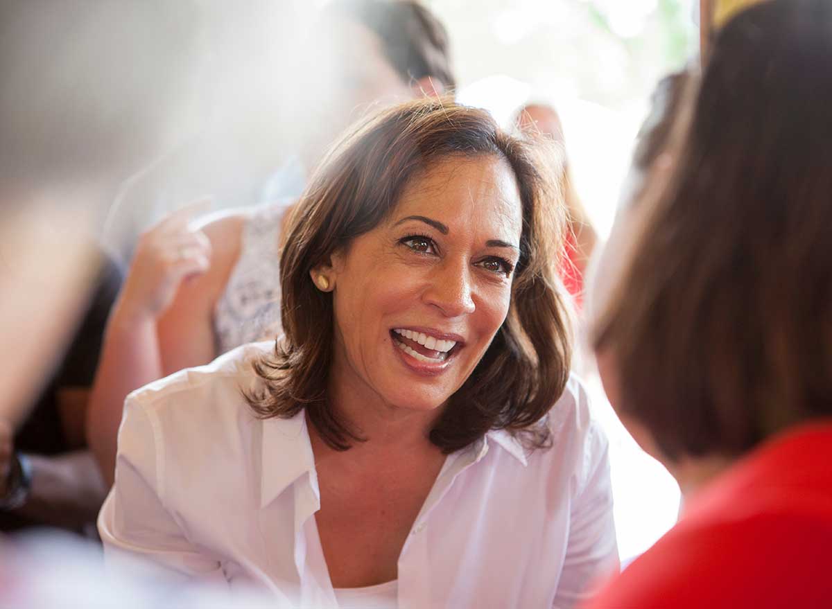 Right here's What Kamala Harris Likes to Eat (and Cook dinner)