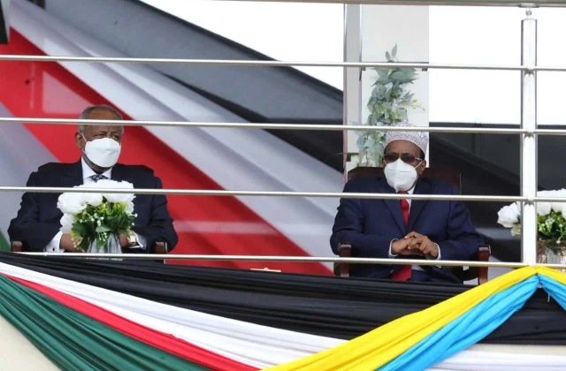 Madaxweyne Farmaajo oo la kulmay Madaxdii ka qaybgashay