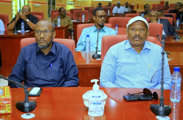 Maxaa looga hadlay fadhiga Golaha Wakiilada DG Puntland? –