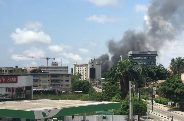 Nigeria’s Buhari requires an finish to protests amid new unrest in Lagos over crashes