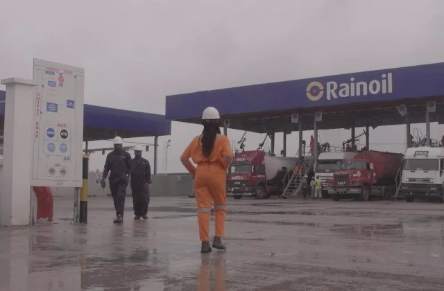 Nigeria’s financial system hit onerous by oil costs