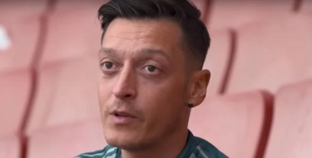 Mesut Ozil Oo Magacaabay AFARTII Xiddig Ee Ugu Wanaagsanaa