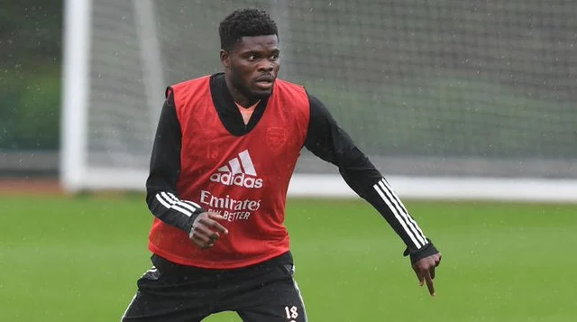 Thomas Partey Oo Jamaahiirta Arsenal Tababarka Ku Tusay