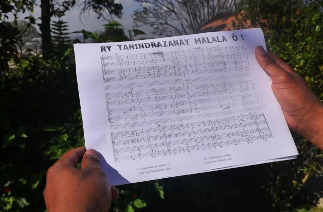 “Ry Tanindrazanay malala ô”, the story of a wavy Malagasy national anthem