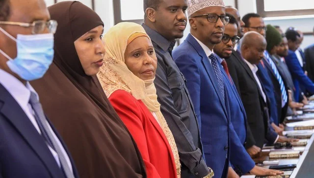 Somalia’s new cupboard swore in earlier than the December election