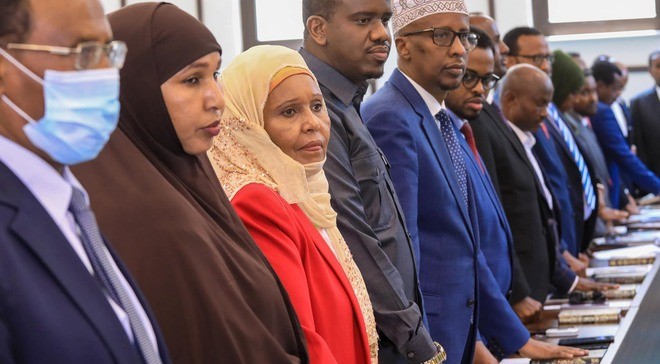 Somalia’s new cupboard swore in earlier than the December election