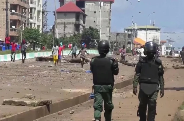 Tensions are rising in Guinea earlier than the ultimate election outcomes