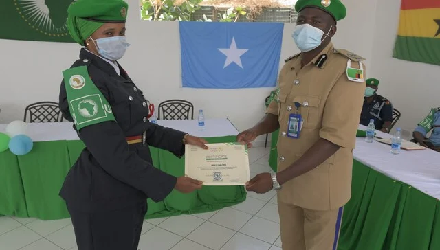 The African Union honors cops in Somalia