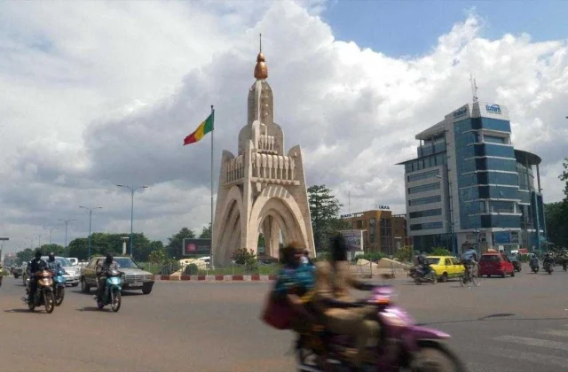The ECOWAS bloc is lifting coups towards Mali