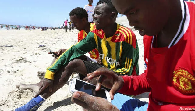 The web was restored in southern Somalia after 4 days