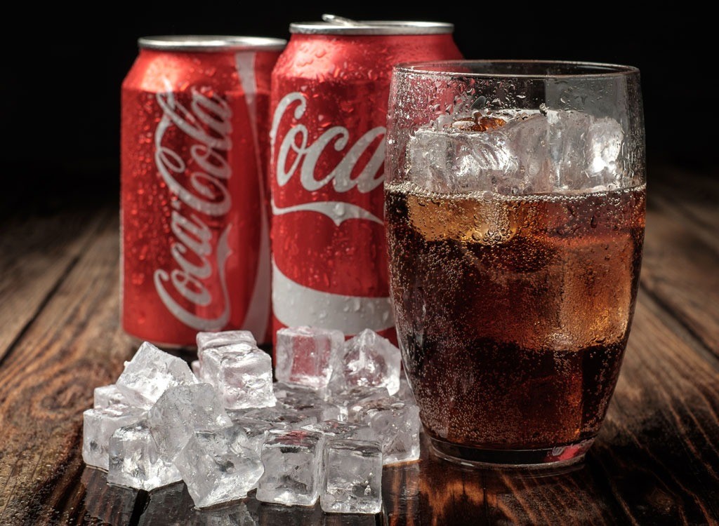 What Occurs to Your Physique When You Drink a Coke