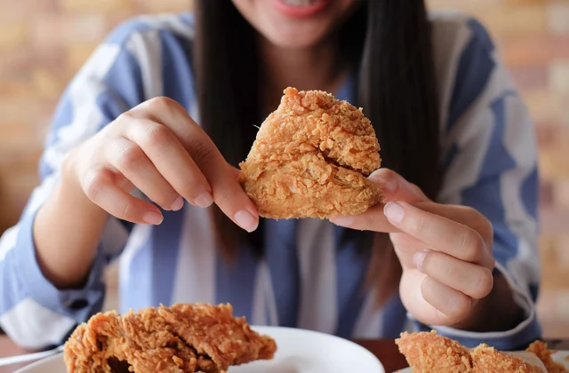 What Occurs to Your Physique When You Eat Hen Each Day