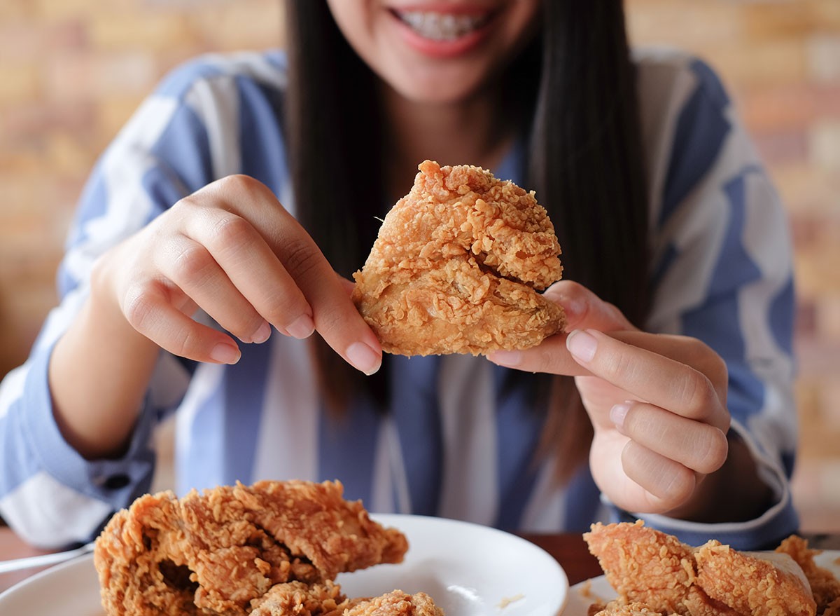 What Occurs to Your Physique When You Eat Hen Each Day