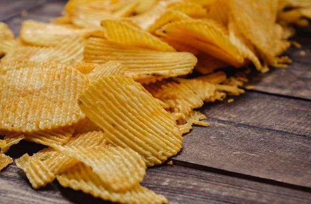 What Occurs to Your Physique When You Eat a Bag of Potato Chips