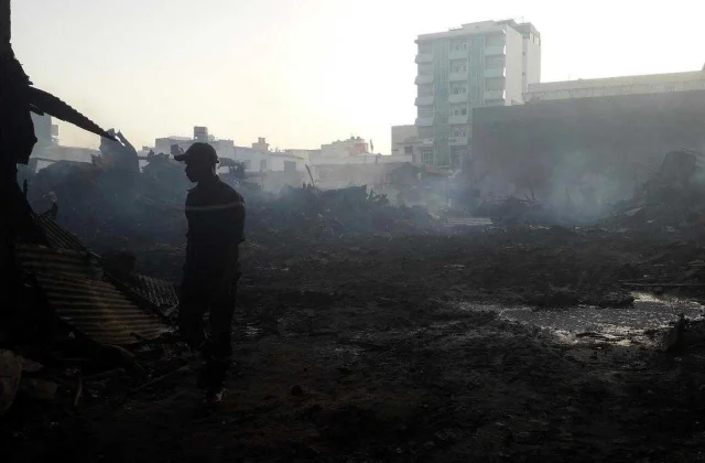 a fire ravages the Pak Lambaye market in Dakar