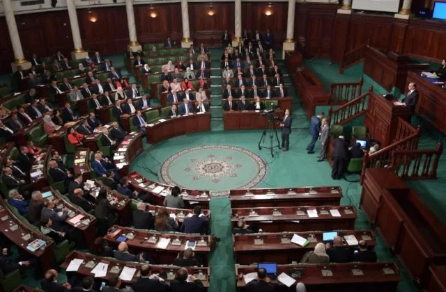 a petition against an elected Islamist who justified the assassination of Samuel Paty