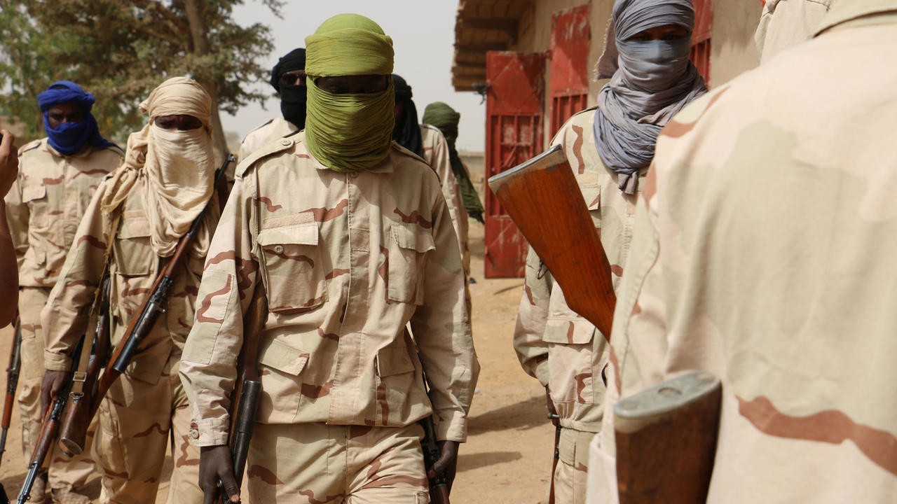 an attempted mediation in Farabougou during a blockade of suspected