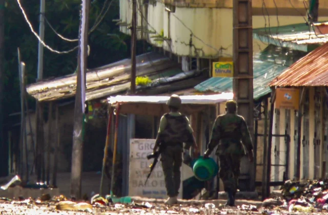 an international diplomatic mission to alleviate tensions