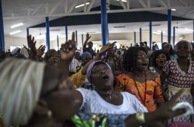 places of worship reopened with light anti-Covid-19 measures