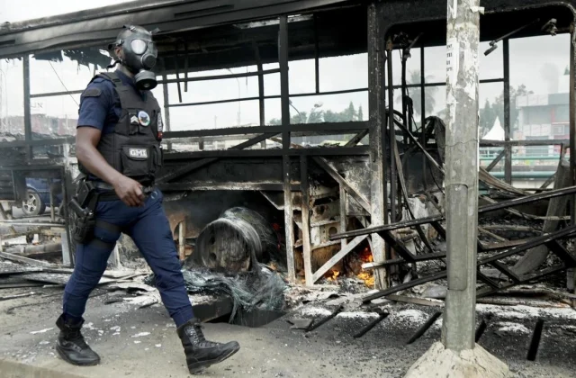 the issue of community violence raises the presidential campaign