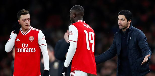 Nicolas Pepe Oo Ku Socda Wadadii Mesut Ozil Uu Maray & Mikel