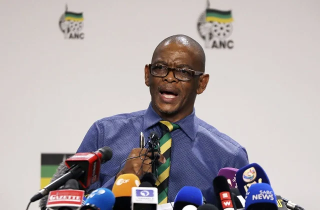Prosecutors issue arrest warrants for South African Supreme Government official in corruption row