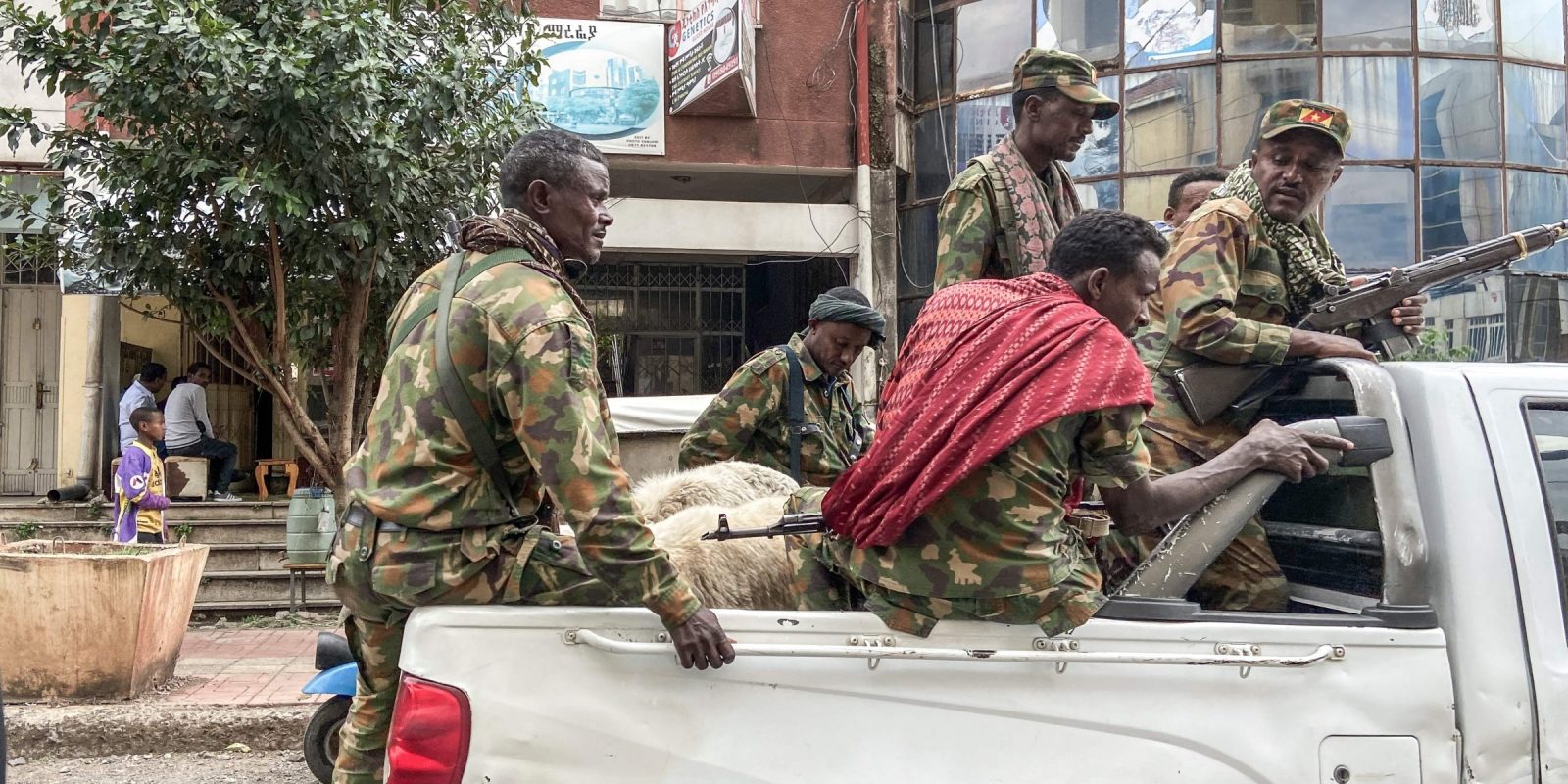 Sudan helps as much as 200,000 fleeing Ethiopian conflicts