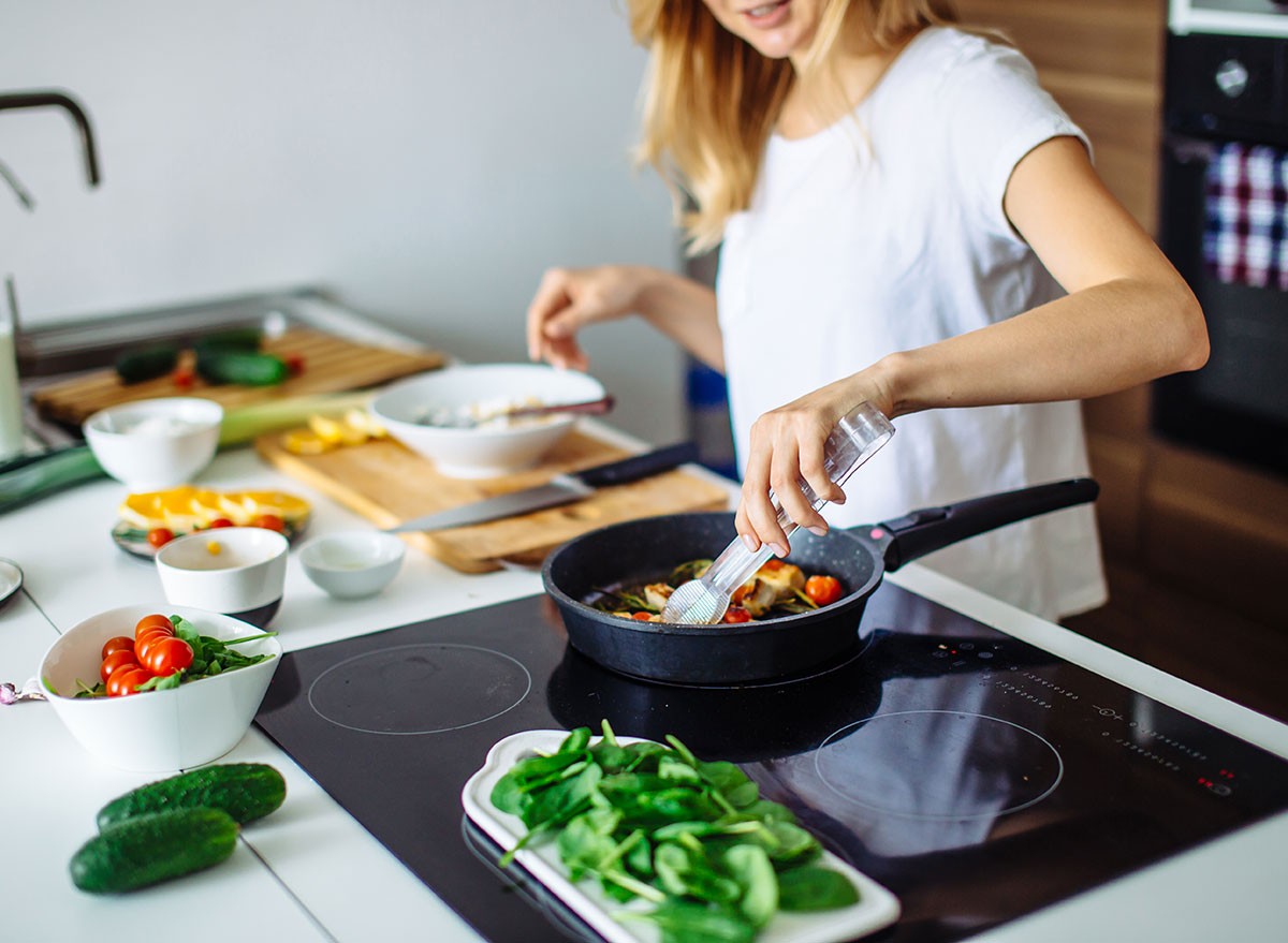 13 Best Hacks to Lose Weight, Say Dietitians