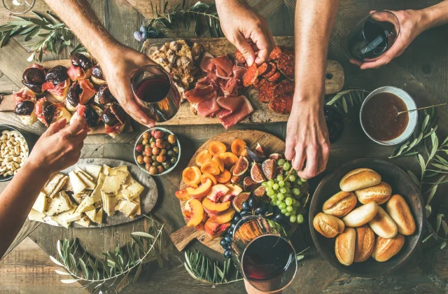 10 Greatest Methods to Keep away from Vacation Weight Acquire