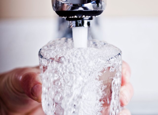 faucet filling water glass